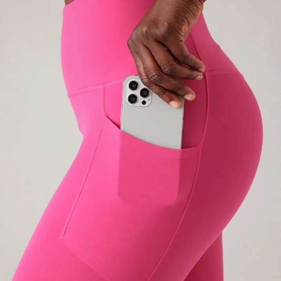 Athleta SALUTATION STASH 7/8 TIGHT - small/petite - Picture 3 of 5